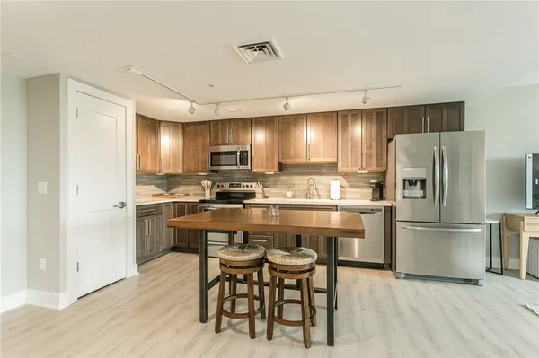 $3,000 | 205 Lakeshore Drive, Unit 508, Canandaigua City, NY 14424