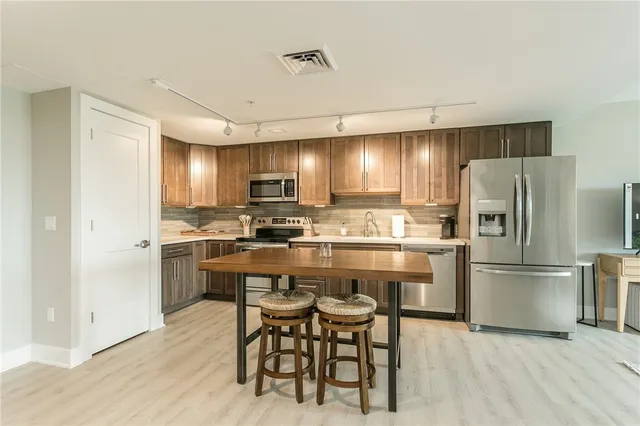 $3,000 | 205 Lakeshore Drive, Unit 508, Canandaigua City, NY 14424