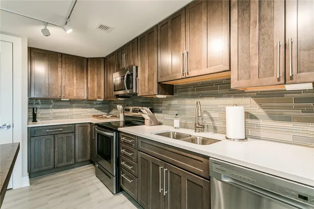 $3,000 | 205 Lakeshore Drive, Unit 508, Canandaigua City, NY 14424