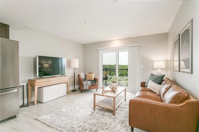 $3,000 | 205 Lakeshore Drive, Unit 508, Canandaigua City, NY 14424