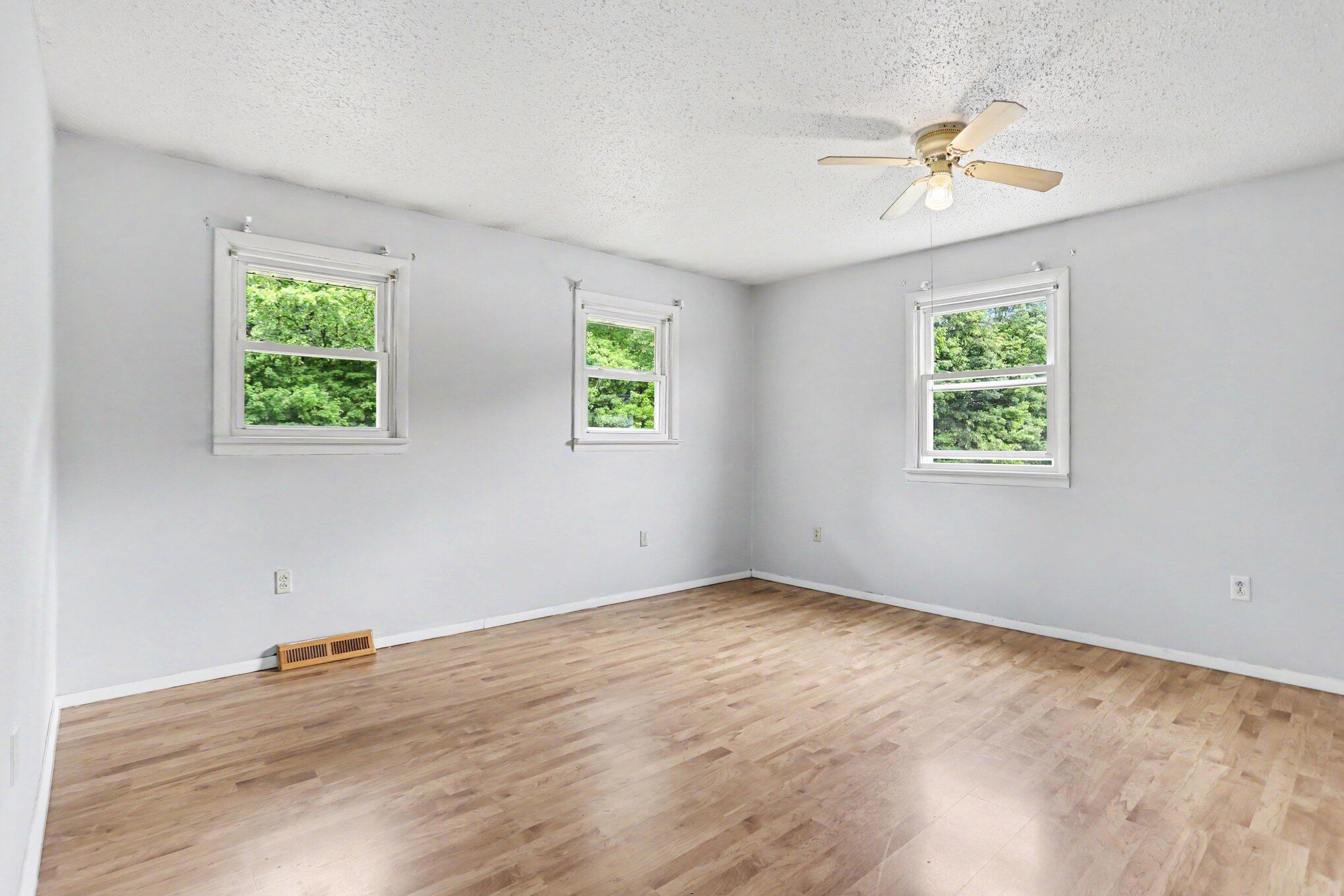 30825 Longnecker Road Leonidas, MI 49066 - Photo 7 of 20 007_file_1322