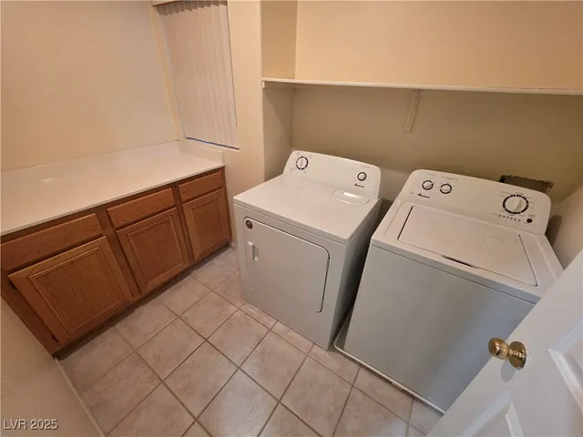 $2,200 | 9732 Altadena Street, Las Vegas, NV 89183