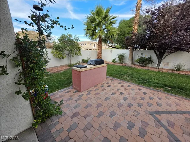 $2,200 | 9732 Altadena Street, Las Vegas, NV 89183