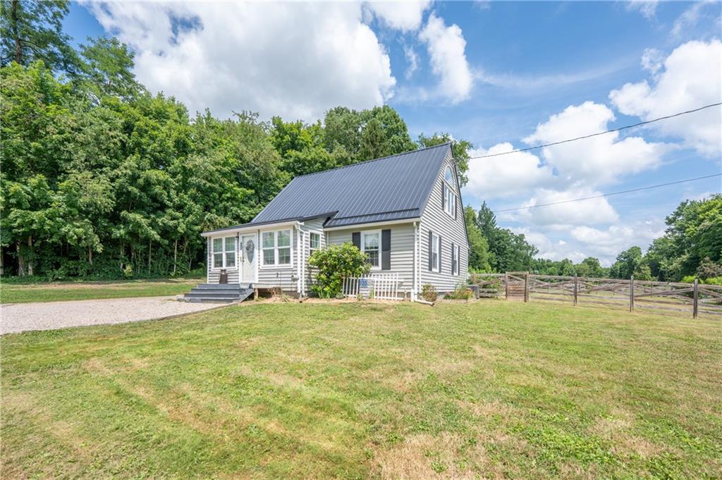 492 Mapletown Road Garards Fort, PA 15334 - Photo 4 of 26