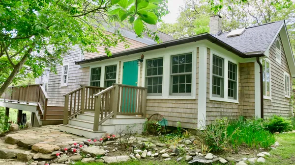 $1,550,000 | 832 State Road, Aquinnah, MA 02535