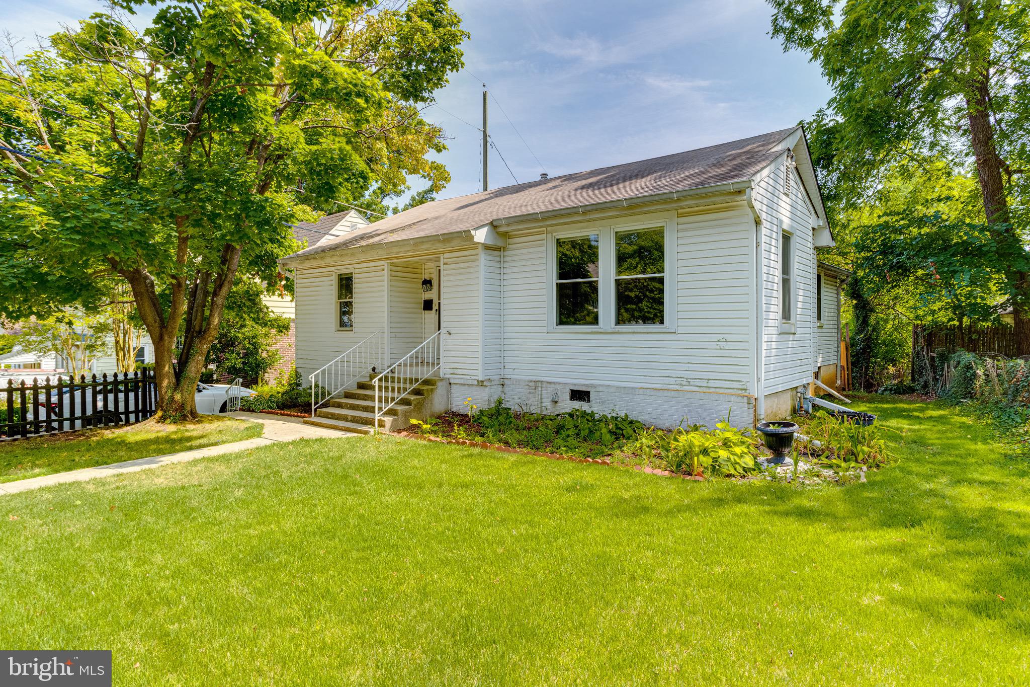 905 Regester Avenue Baltimore, MD 21239 - Photo 2 of 43