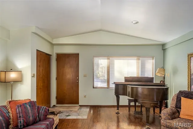 $749,900 | 347 Roller Road, St. Clair, MO 63077