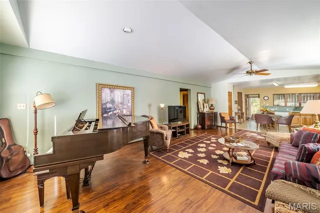 $749,900 | 347 Roller Road, St. Clair, MO 63077