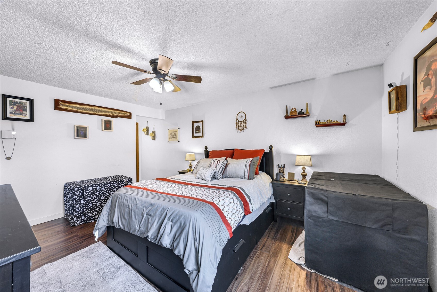 1730 Southwest 318th Place, Unit 39D Federal Way, WA 98023 - Photo 24 of 36 a bedroom with a bed and window