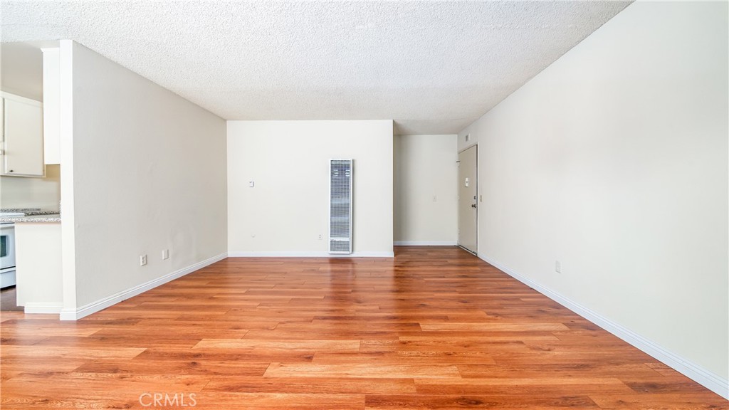 6045 Hazelhurst Place, Unit 7 North Hollywood, CA 91606 - Photo 4 of 12