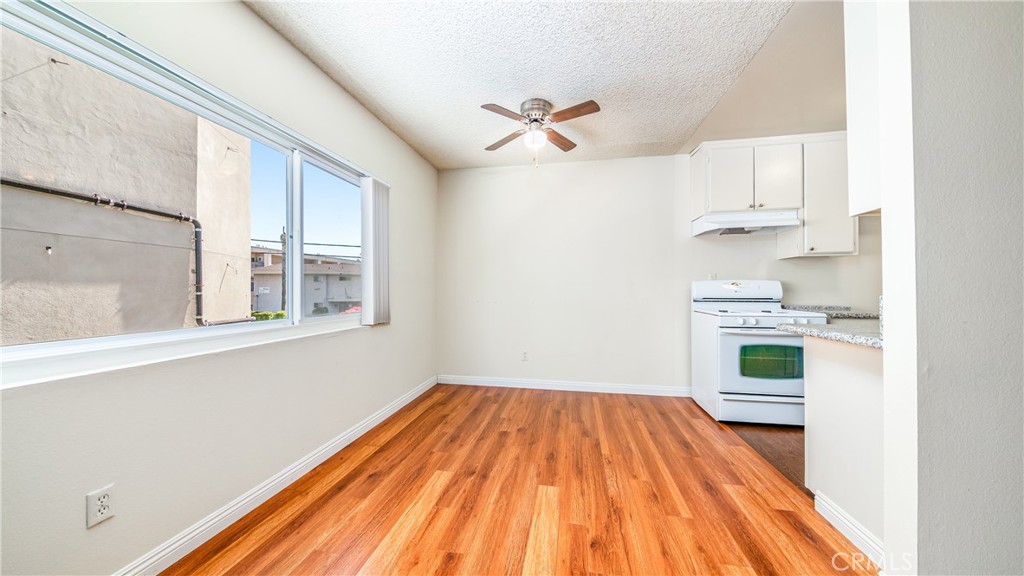 6045 Hazelhurst Place, Unit 7 North Hollywood, CA 91606 - Photo 7 of 12