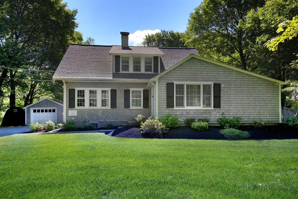 27 Concord Road Wayland, MA 01778 - Photo 1 of 12