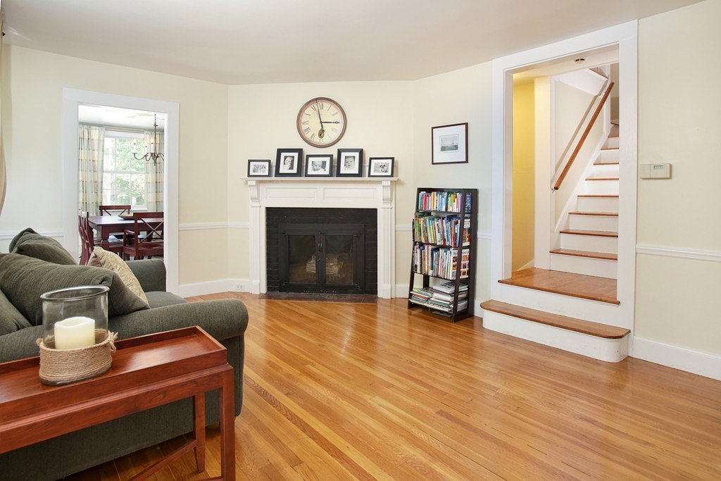 27 Concord Road Wayland, MA 01778 - Photo 2 of 12