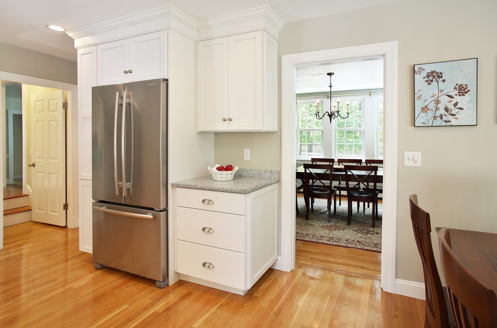 27 Concord Road Wayland, MA 01778 - Photo 4 of 12