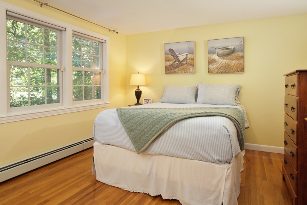27 Concord Road Wayland, MA 01778 - Photo 7 of 12