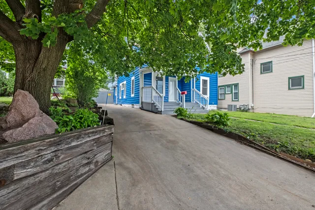 $220,000 | 1722 Charles Street, Rockford, IL 61104