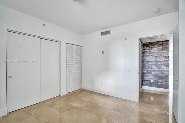 $499,000 | 6305 Indian Creek Drive, Unit 3B, Miami Beach, FL 33141