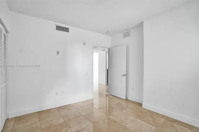 $499,000 | 6305 Indian Creek Drive, Unit 3B, Miami Beach, FL 33141