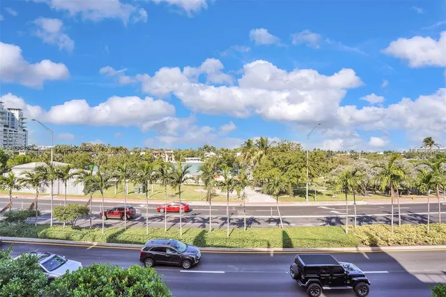 $499,000 | 6305 Indian Creek Drive, Unit 3B, Miami Beach, FL 33141