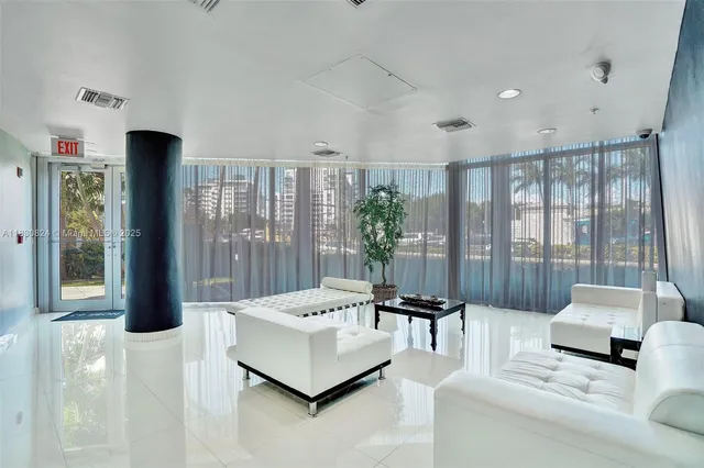 $499,000 | 6305 Indian Creek Drive, Unit 3B, Miami Beach, FL 33141