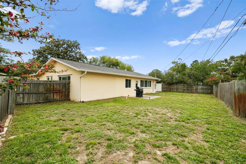 2169 Pine Ridge Drive Clearwater, FL 33763 - Photo 9 of 51