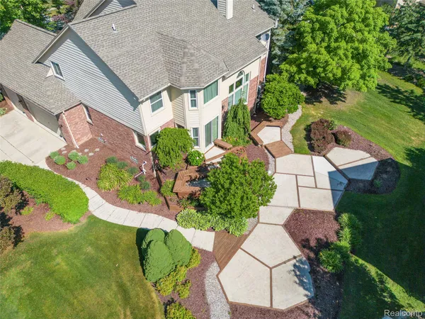 $4,100 | 24084 Westmont Drive, Novi, MI 48374