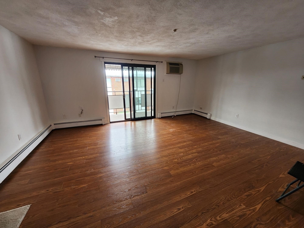 40 Colonial Drive, Unit 8 Andover, MA 01810 - Photo 4 of 12