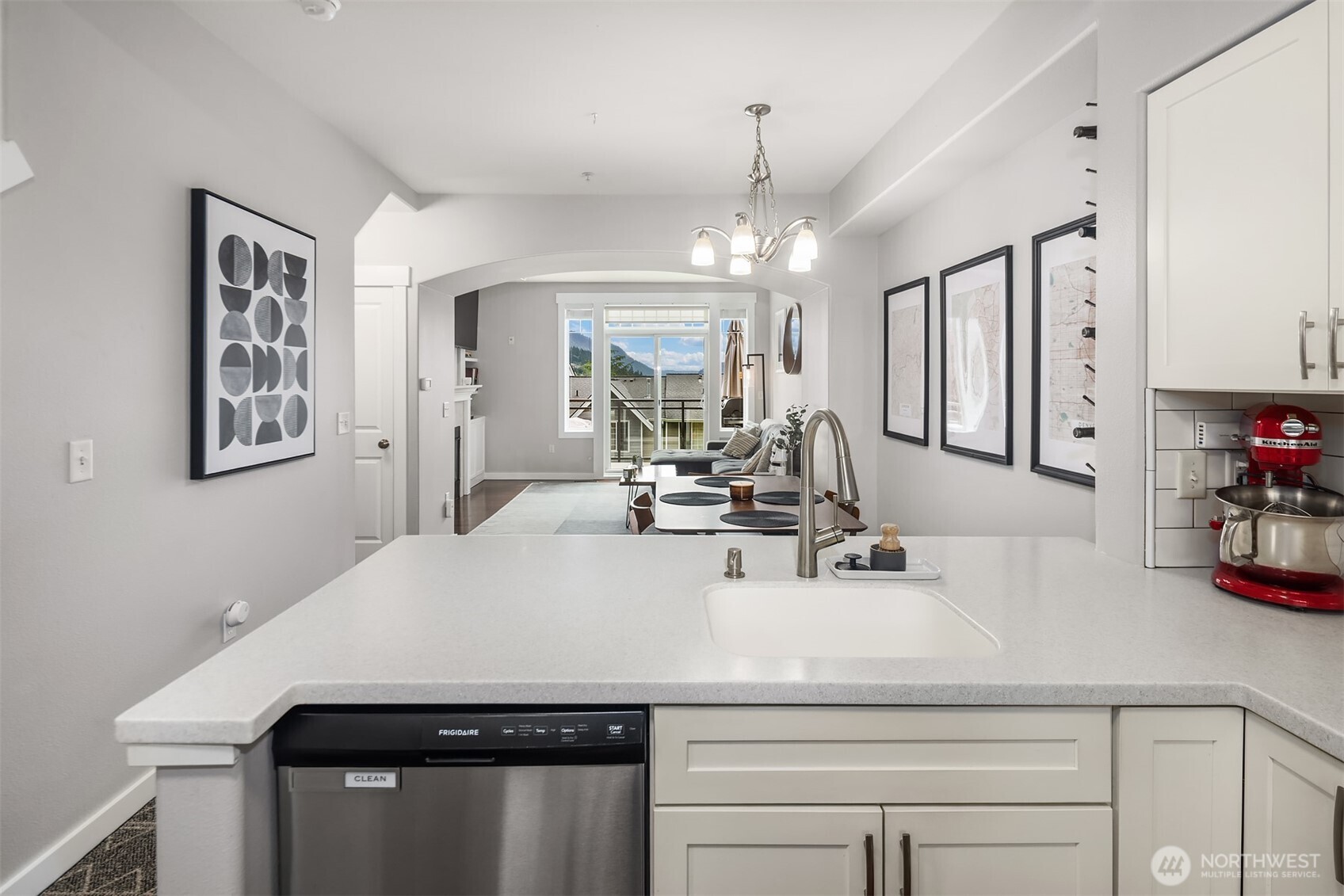 23300 Southeast Black Nugget Road, Unit M2 Issaquah, WA 98029 - Photo 10 of 36