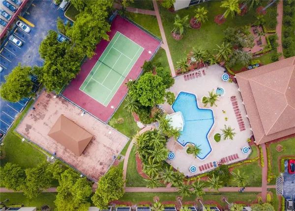 $2,457 | 19455 Northeast 10th Avenue, Unit 2301, North Miami Beach, FL 33179