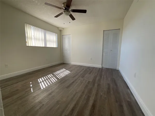 $2,457 | 19455 Northeast 10th Avenue, Unit 2301, North Miami Beach, FL 33179