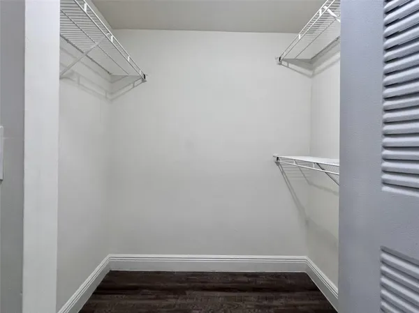 $2,457 | 19455 Northeast 10th Avenue, Unit 2301, North Miami Beach, FL 33179