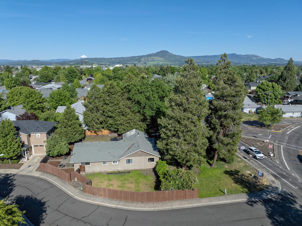 552 Gray Court Central Point, OR 97502 - Photo 23 of 29 22