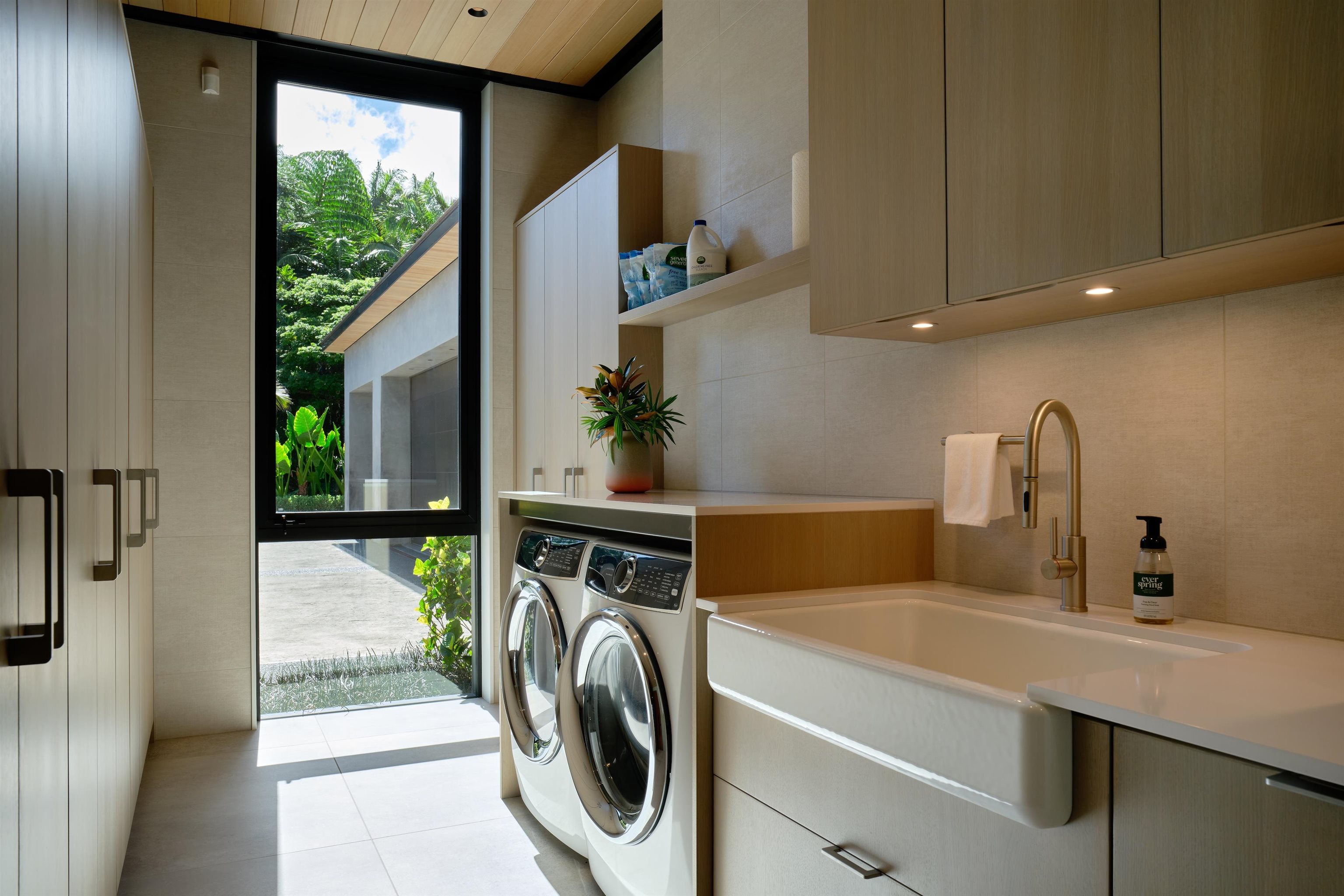 1642 West Kuiaha Road Haiku, HI 96708 - Photo 50 of 50 a utility room with dryer and washer