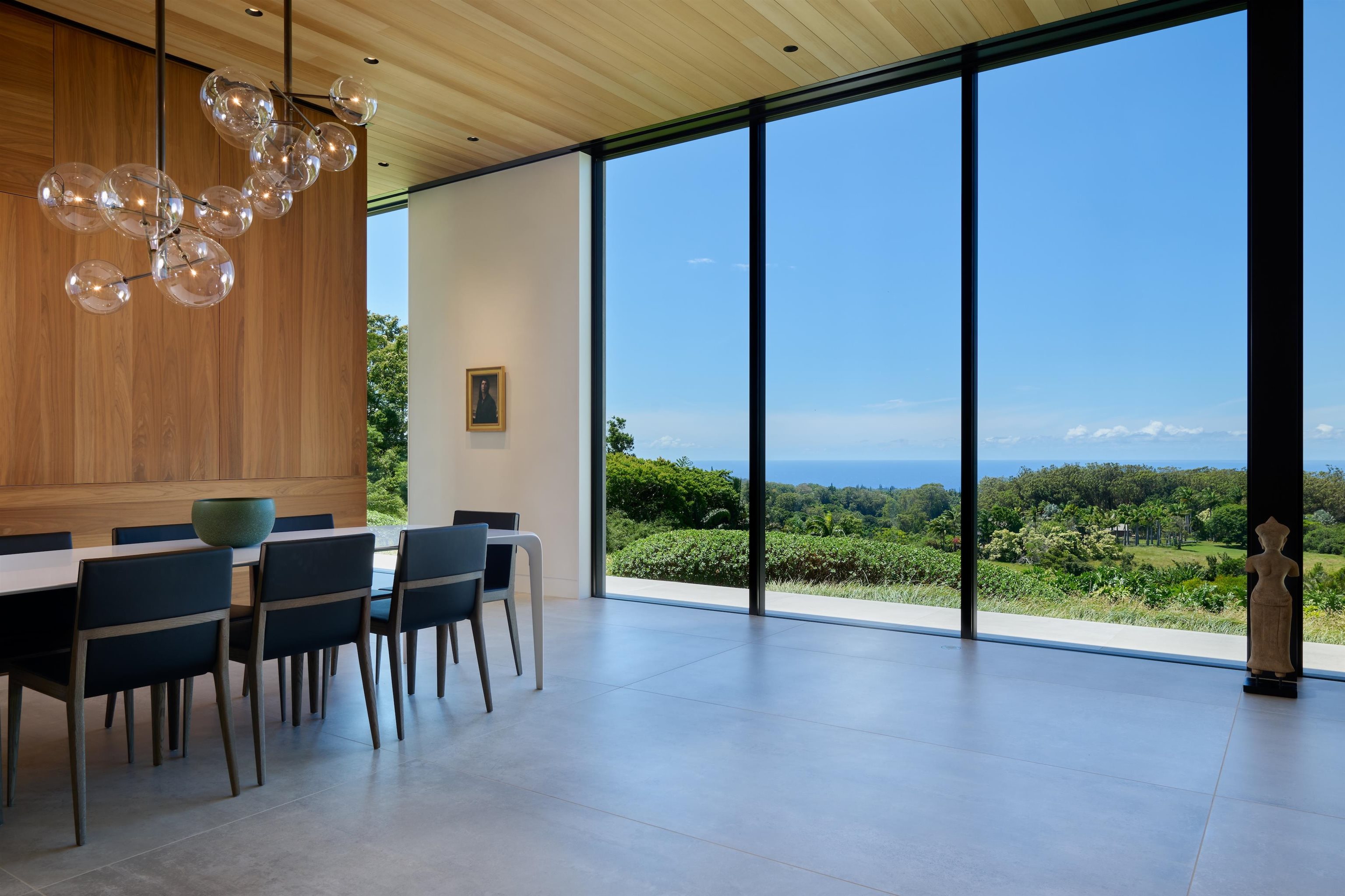 1642 West Kuiaha Road Haiku, HI 96708 - Photo 9 of 50 a view of a city from a dining room
