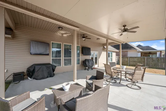 $335,000 | 13187 Crownridge Drive, Gonzales, LA 70737