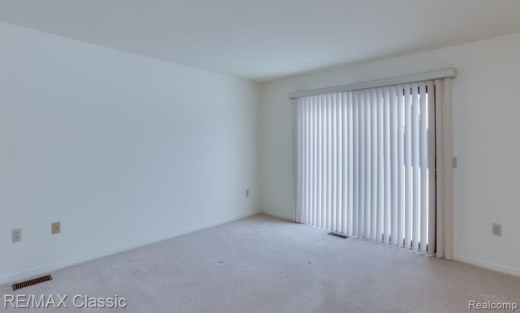 689 Charing Court, Unit 175 Rochester, MI 48307 - Photo 16 of 23 TP-20150214-0218-ENF.jpg