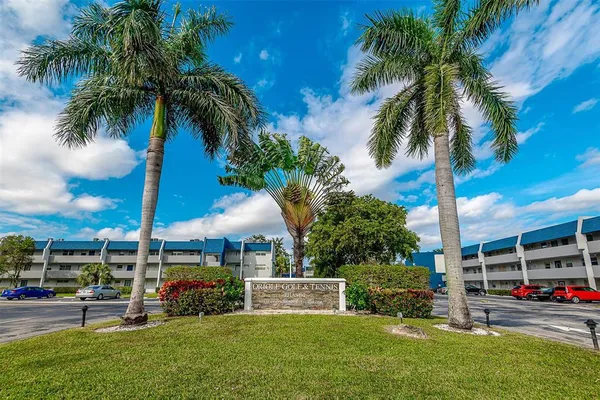 $1,400 | 7807 Golf Cir Drive, Unit 305, Margate, FL 33063
