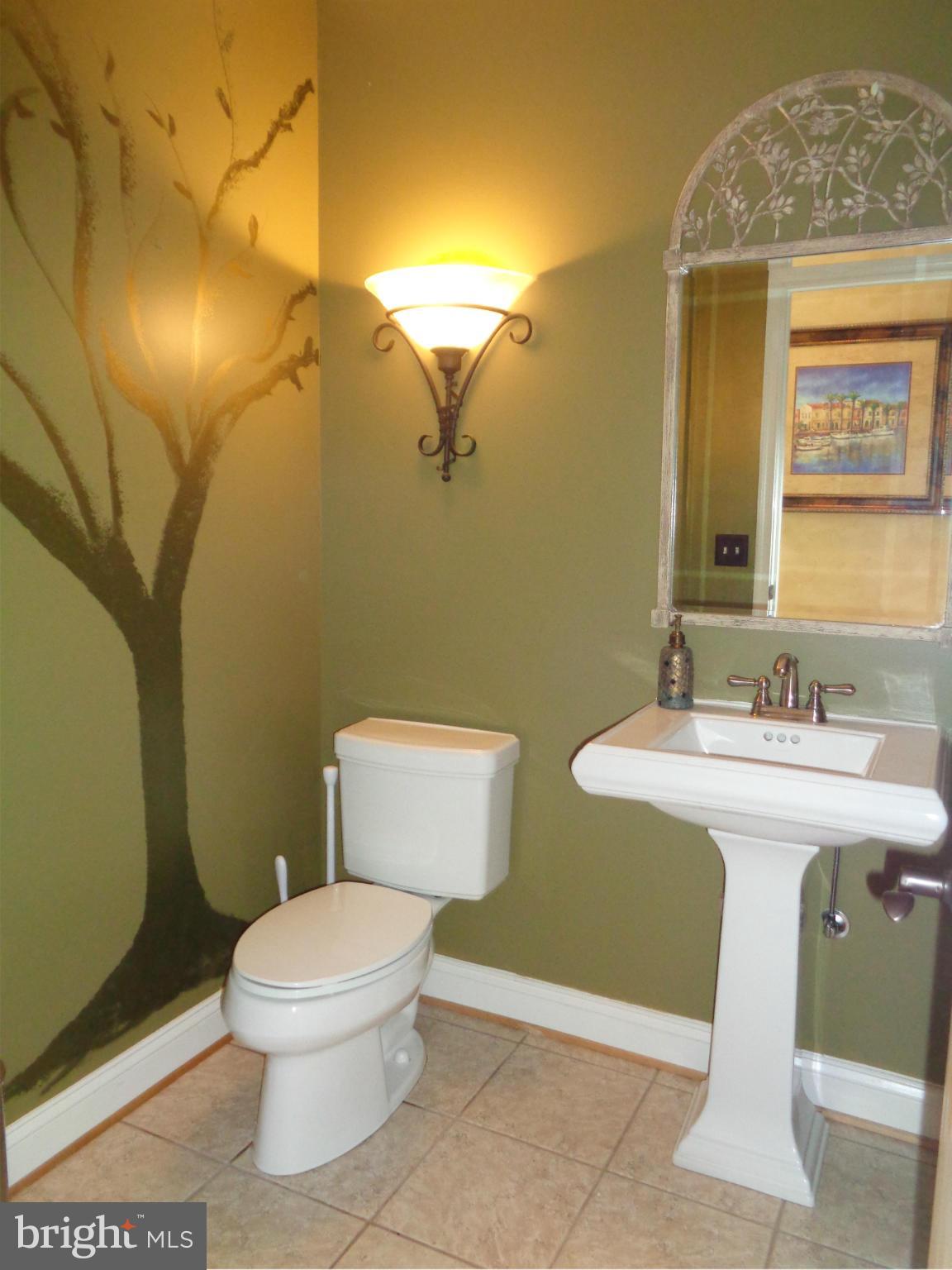 1113 Cedar Creek Road Baltimore, MD 21221 - Photo 6 of 28 VERY LARGE FIRST FLOOR POWDER ROOM