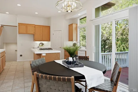 $879,000 | 366 Breeden Street, Santa Rosa, CA 95409