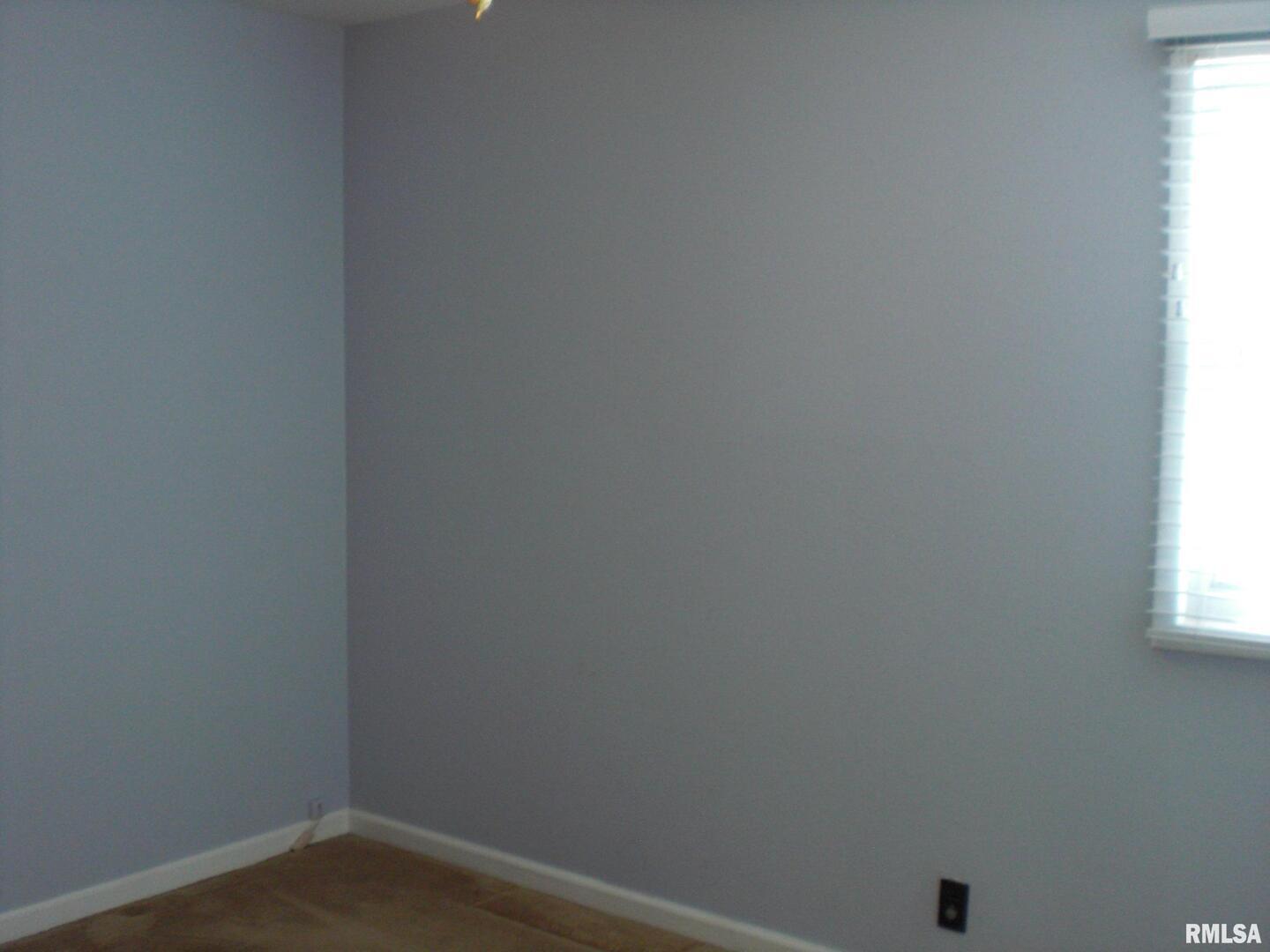 1109 Marion Street Carterville, IL 62918 - Photo 10 of 16 a small space with a window