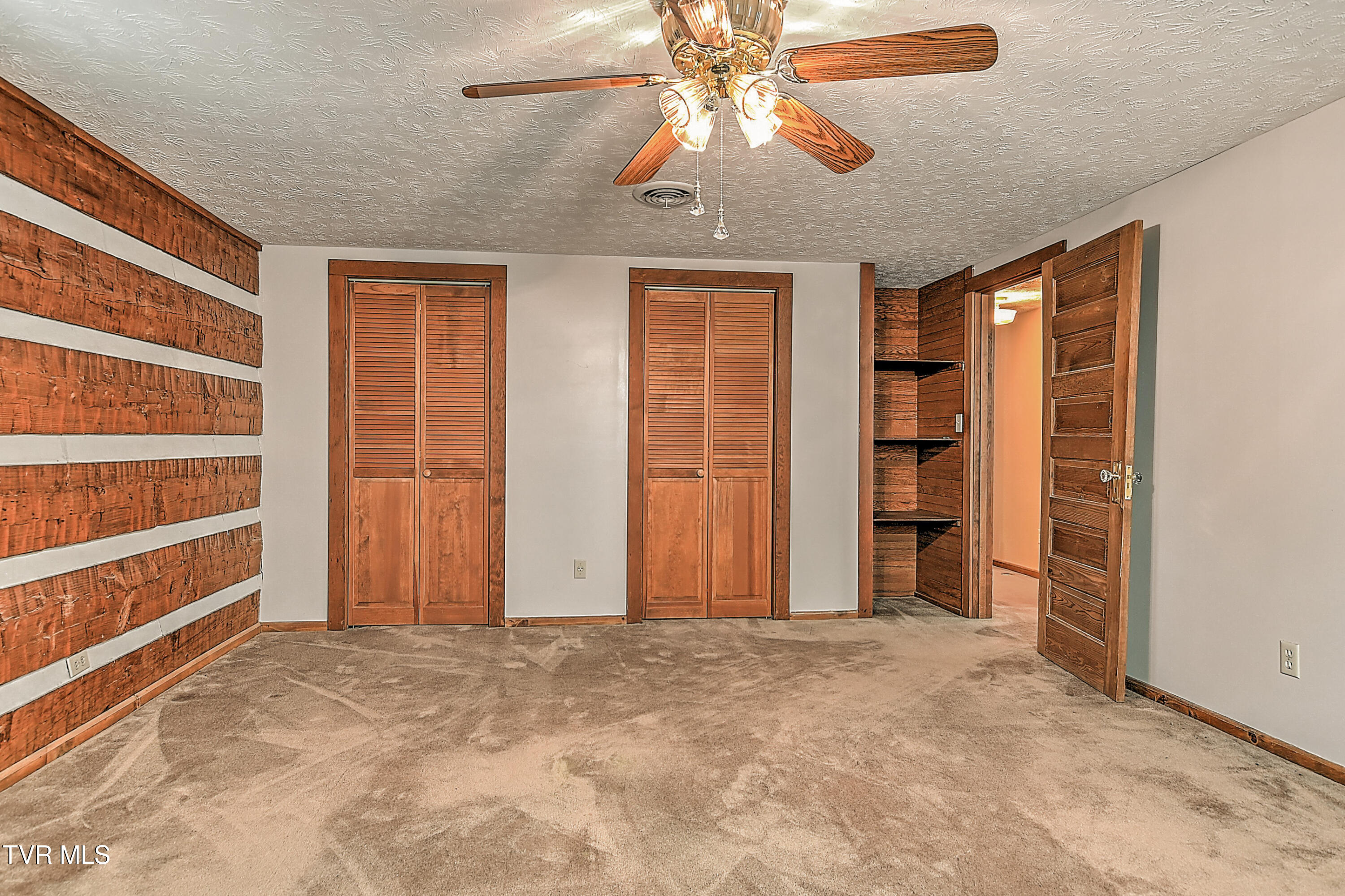 375 Lick Hollow Road Greeneville, TN 37743 - Photo 28 of 40 Upstairs Room 4 of 4 – Alternate View
