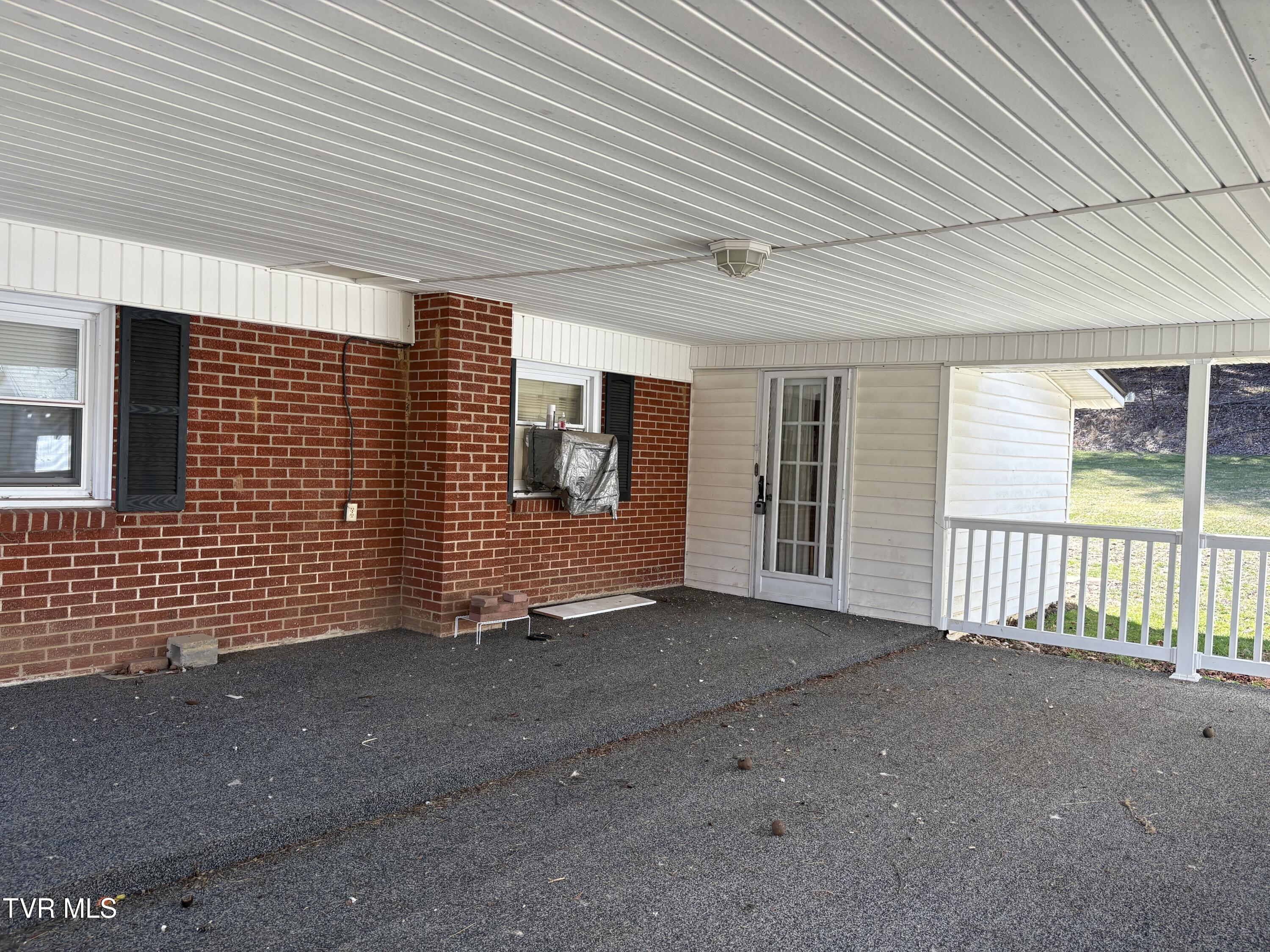 1820 Pine Orchard Road Butler, TN 37640 - Photo 12 of 35 IMG_0315