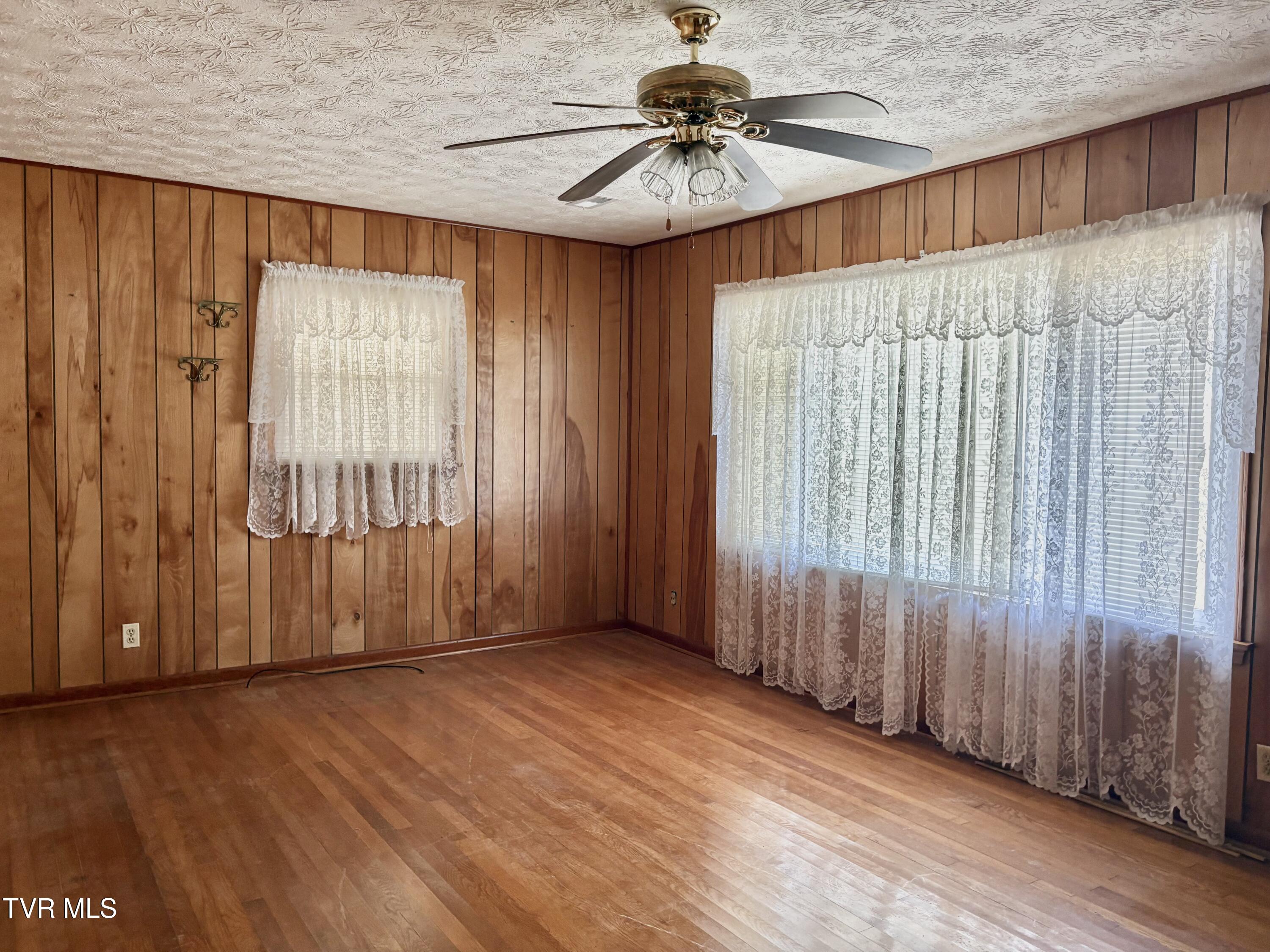 1820 Pine Orchard Road Butler, TN 37640 - Photo 18 of 35 IMG_0292