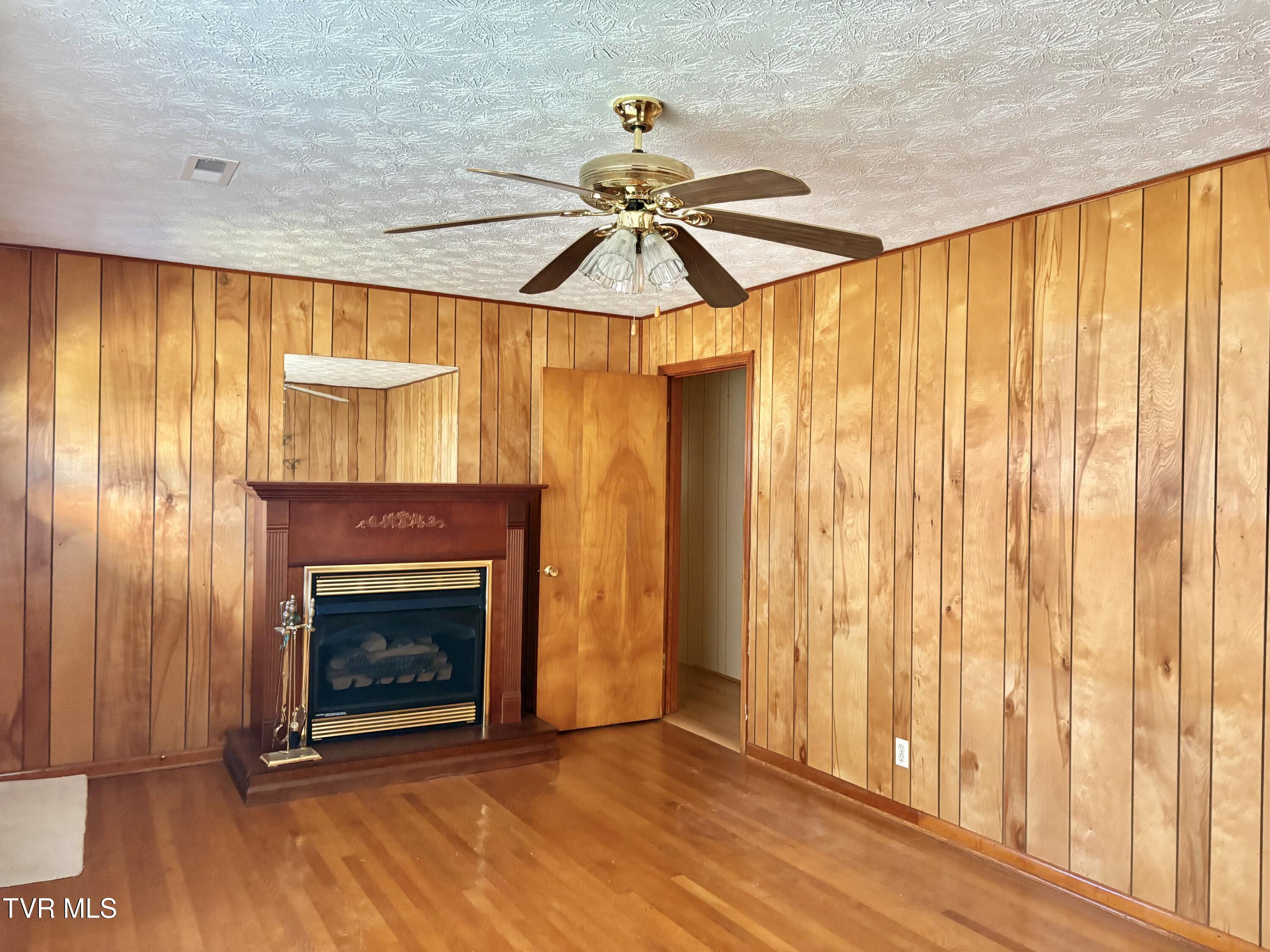1820 Pine Orchard Road Butler, TN 37640 - Photo 20 of 35 IMG_0293