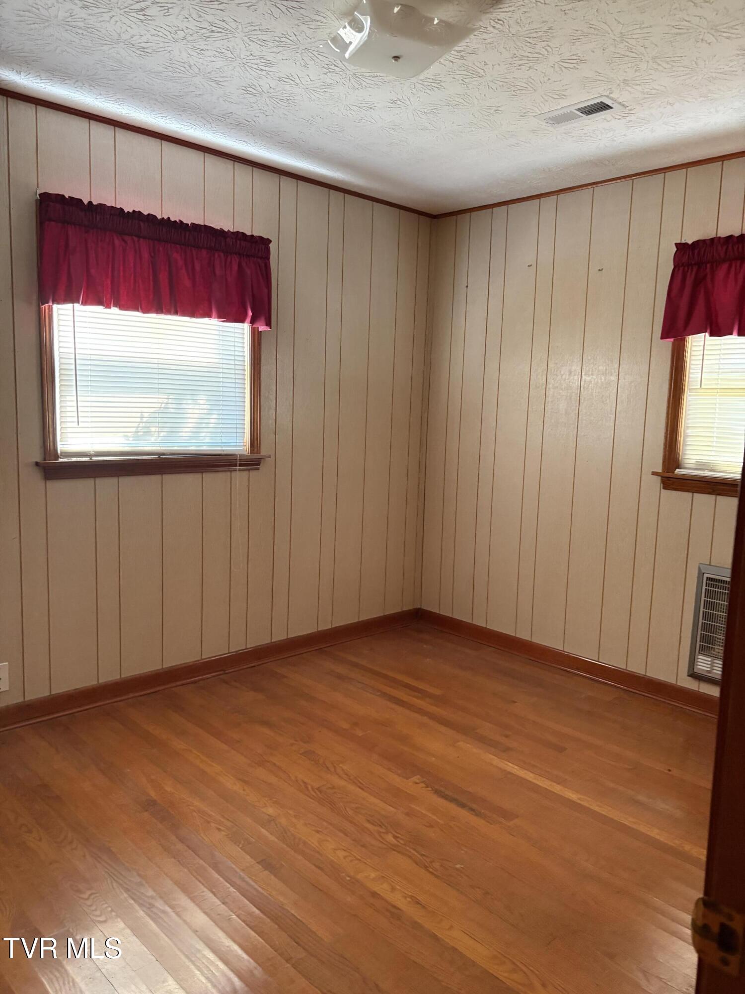 1820 Pine Orchard Road Butler, TN 37640 - Photo 25 of 35 IMG_0298