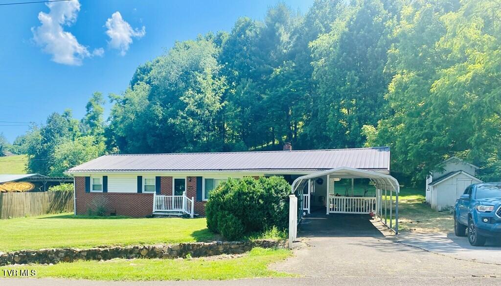 1820 Pine Orchard Road Butler, TN 37640 - Photo 3 of 35 237520_3
