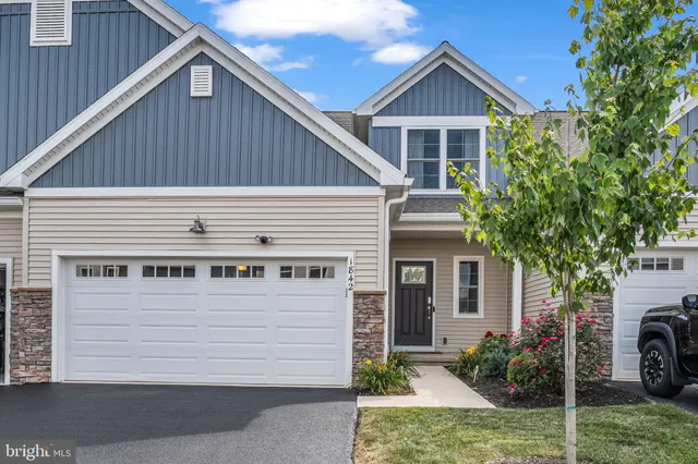 $435,000 | 1842 Shady Lane, Mechanicsburg, PA 17055
