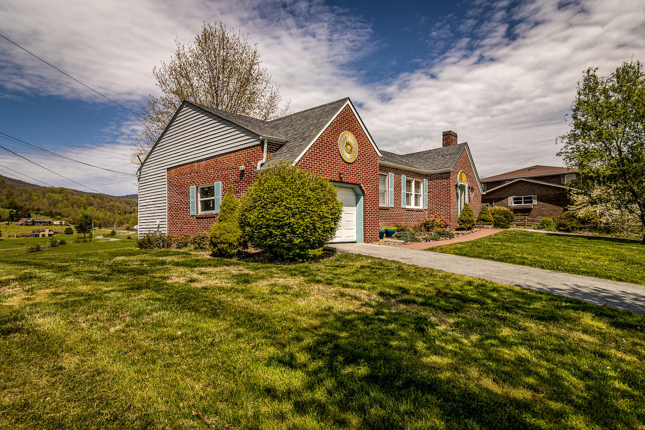 341 Fulton Road Harrogate, TN 37752 - Photo 2 of 20 _MG_1690-HDR-Edit-Edit