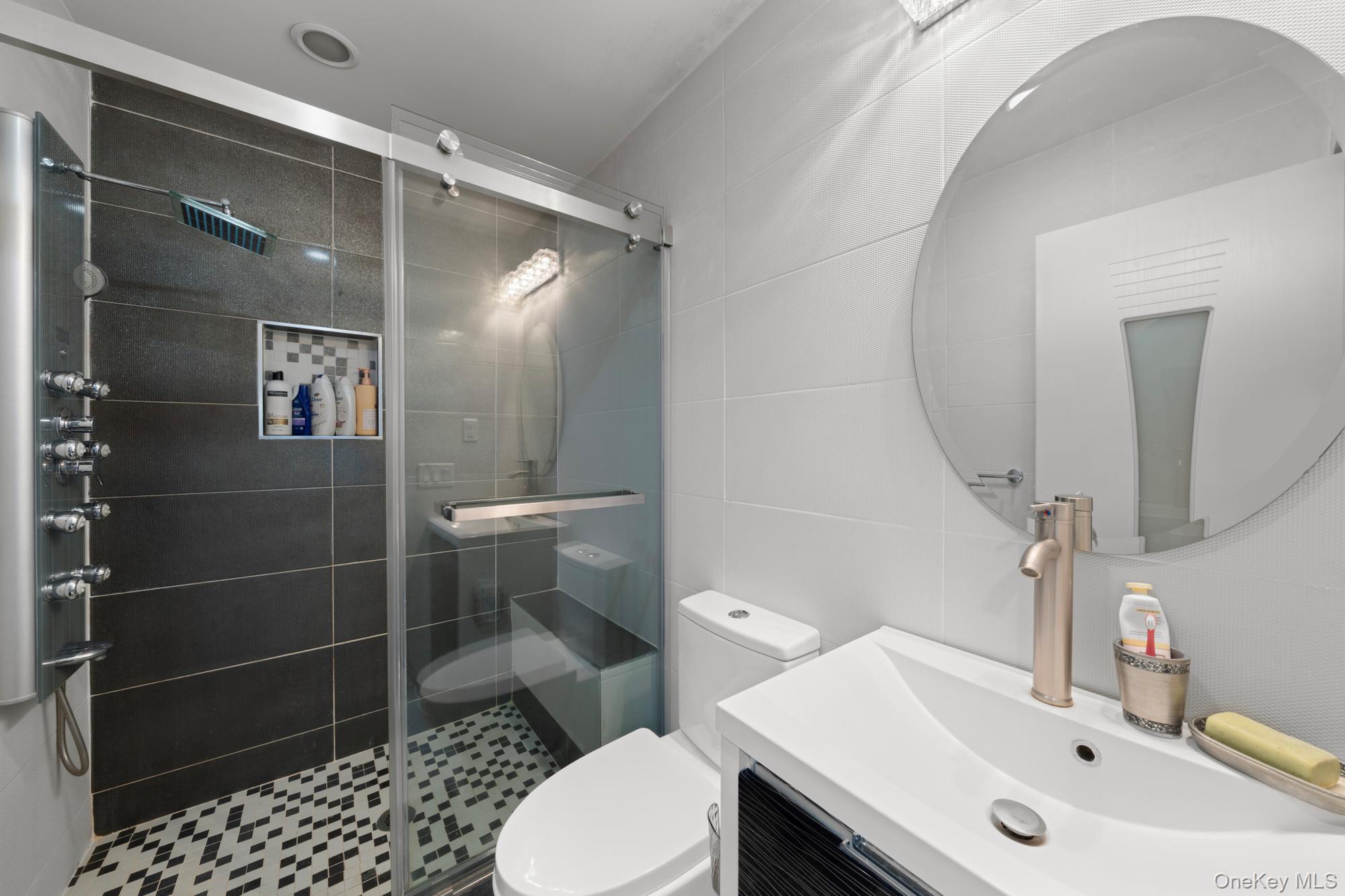 164 Gordon Road Valley Stream, NY 11581 - Photo 9 of 18 1st Floor