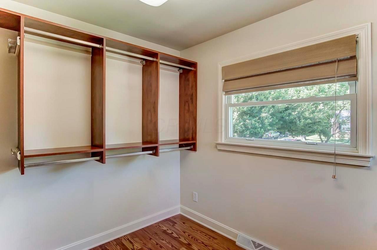 2397 Lytham Road Columbus, OH 43220 - Photo 24 of 41